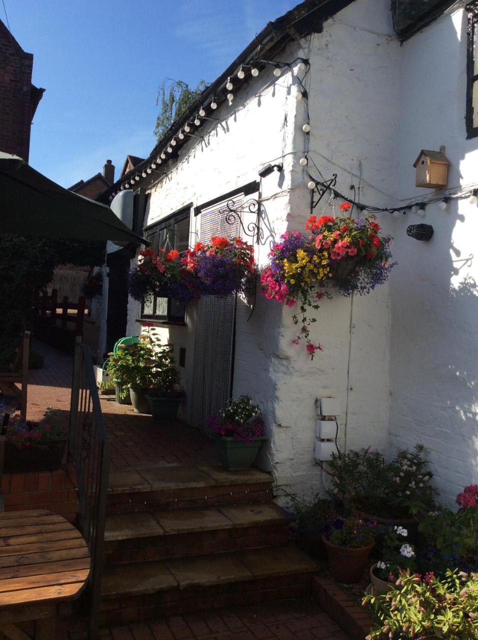 The Talbot Inn Much Wenlock Exterior photo